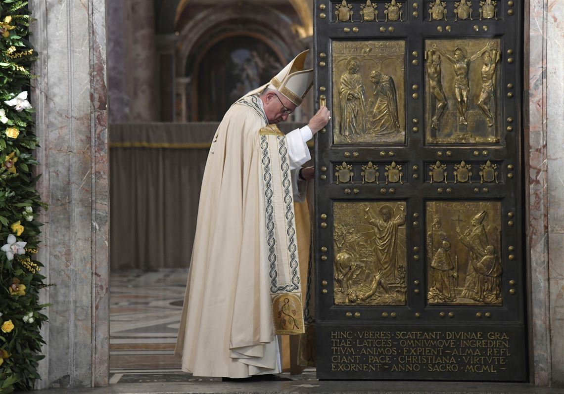 Mengintip Keajaiban: Pembukaan Pintu Suci Vatikan Yang Sakral